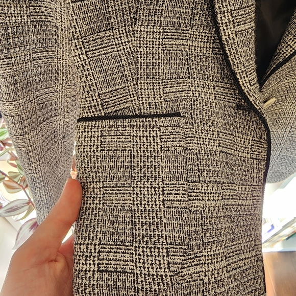 Zara tweed blazer with white buttons - Picture 5 of 6